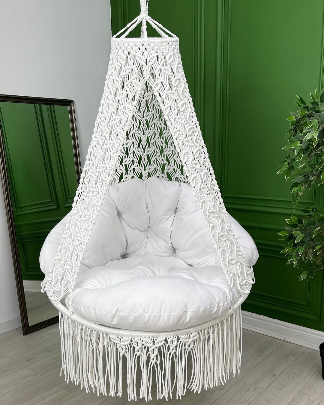 Indoor and outdoor Macrame Swing Chair, Hanging Hammock Chair