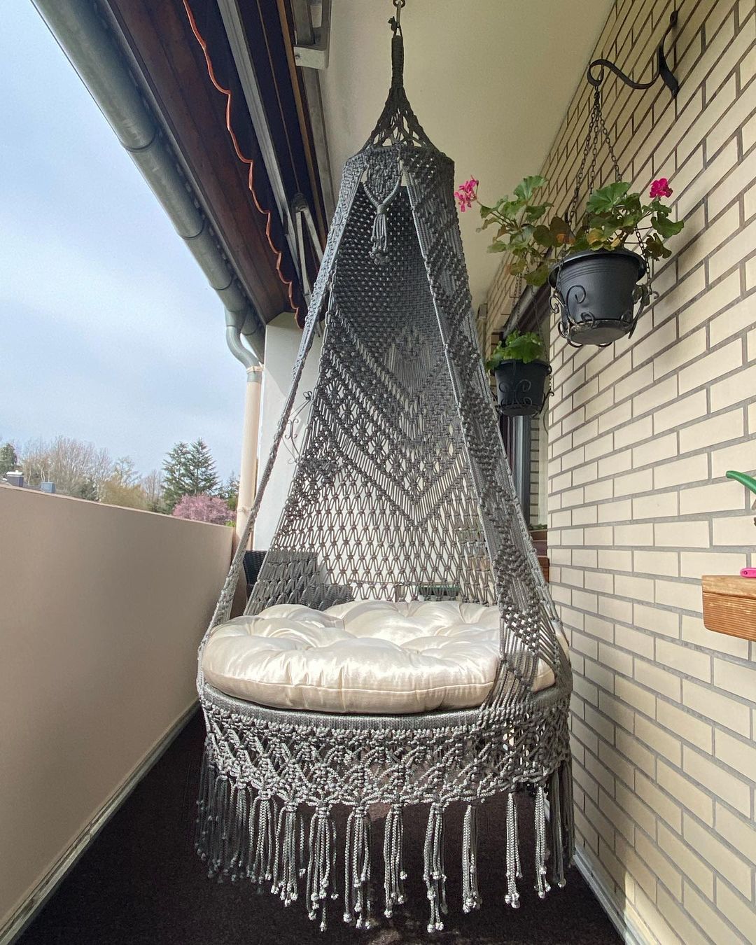 Beautiful Macrame Swing Chair, Hanging Hammock Swing Chair Garden Hanging Chair
